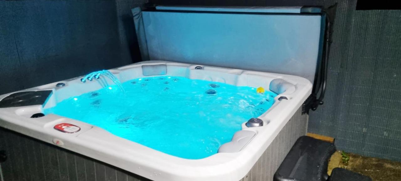 Marthys House With Hot Tub Looe Villa Luaran gambar